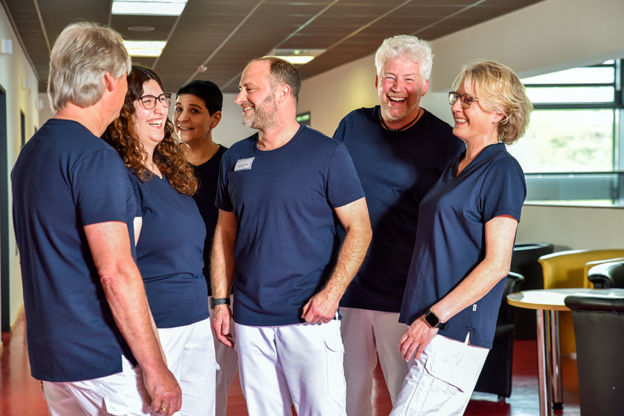 Die Physiotherapeutinnen und Physiotherapeuten der Klinik am Park in Bad Schwalbach Die Physiotherapeutinnen und Physiotherapeuten der Klinik am Park in Bad Schwalbach